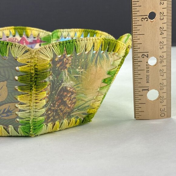 Vintage Crochet Christmas Card Bowl Basket - Picture 9 of 9